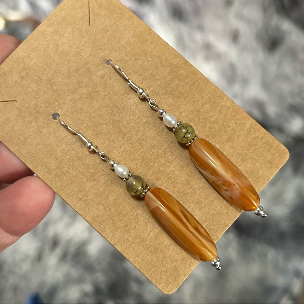 Handcrafted elegant vintage marble lucite bead dragon vein and pearl earrings